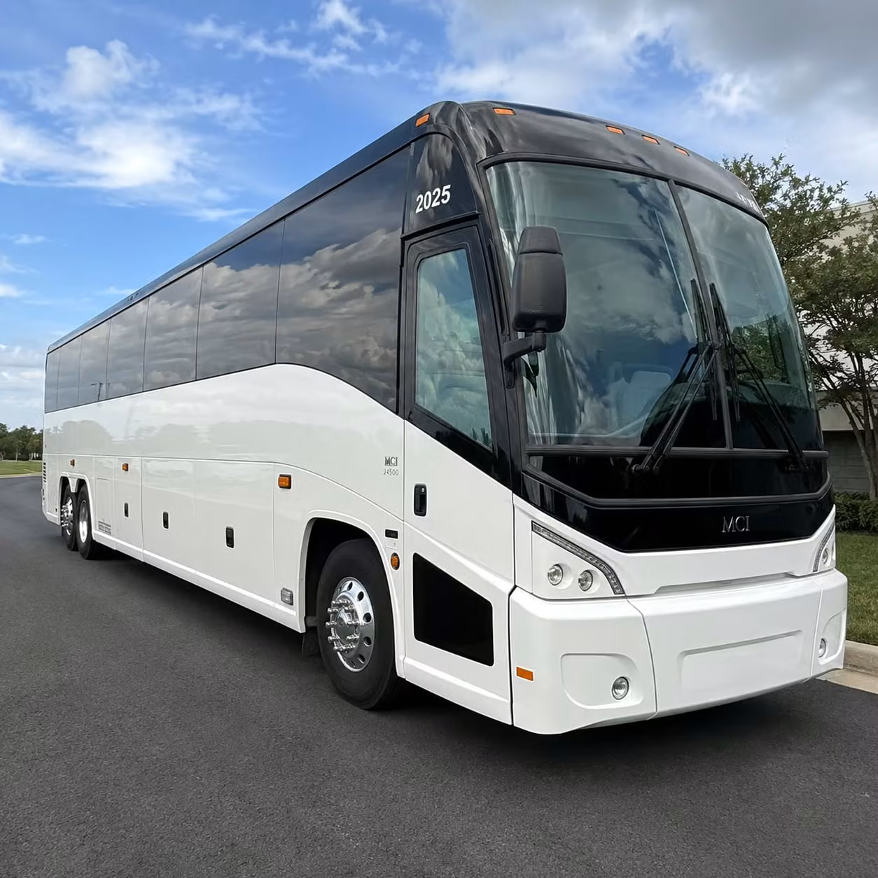 eugene charter bus rental fleet