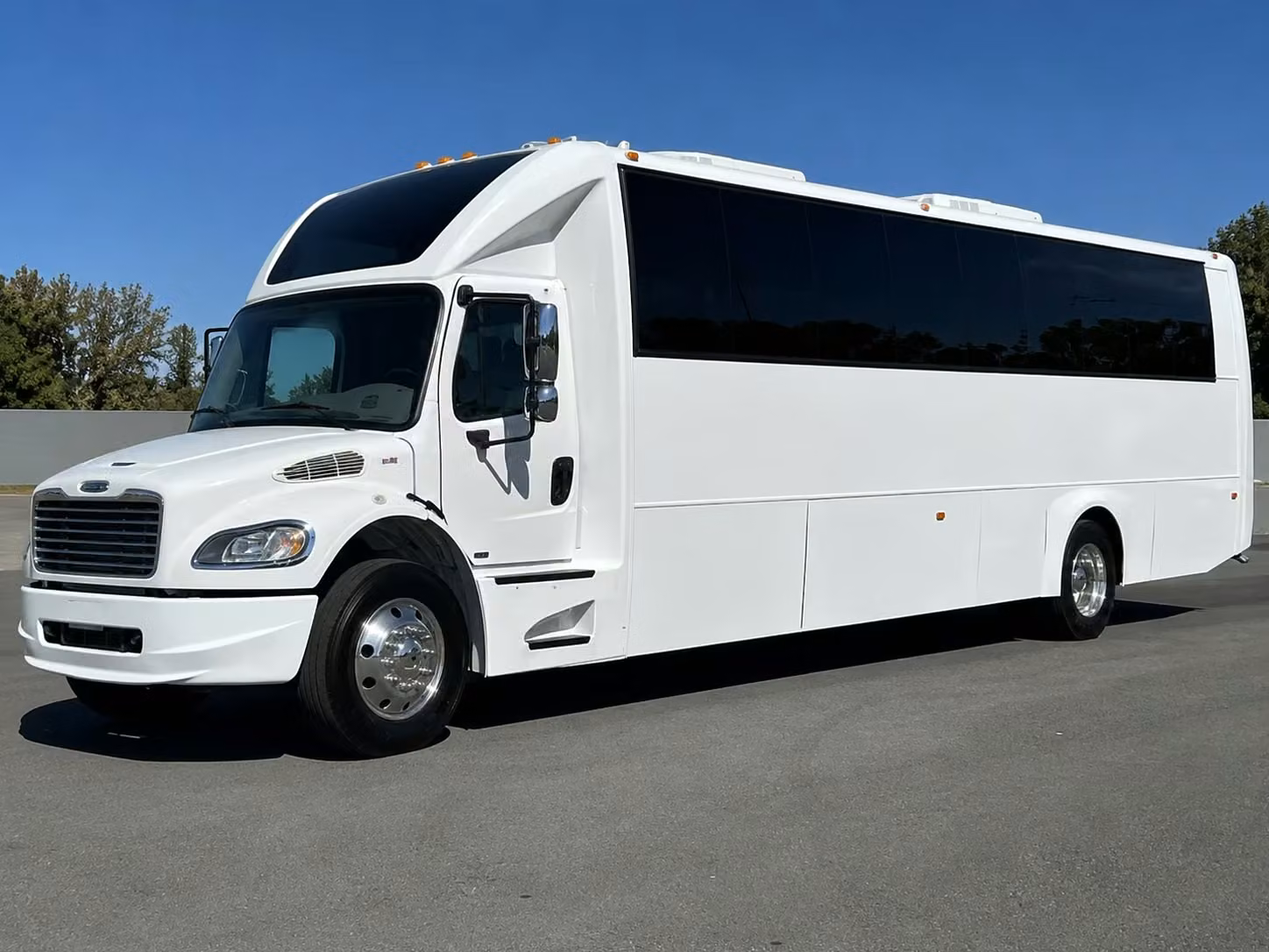 eugene party buses for prom night ride in style through the willamette valley