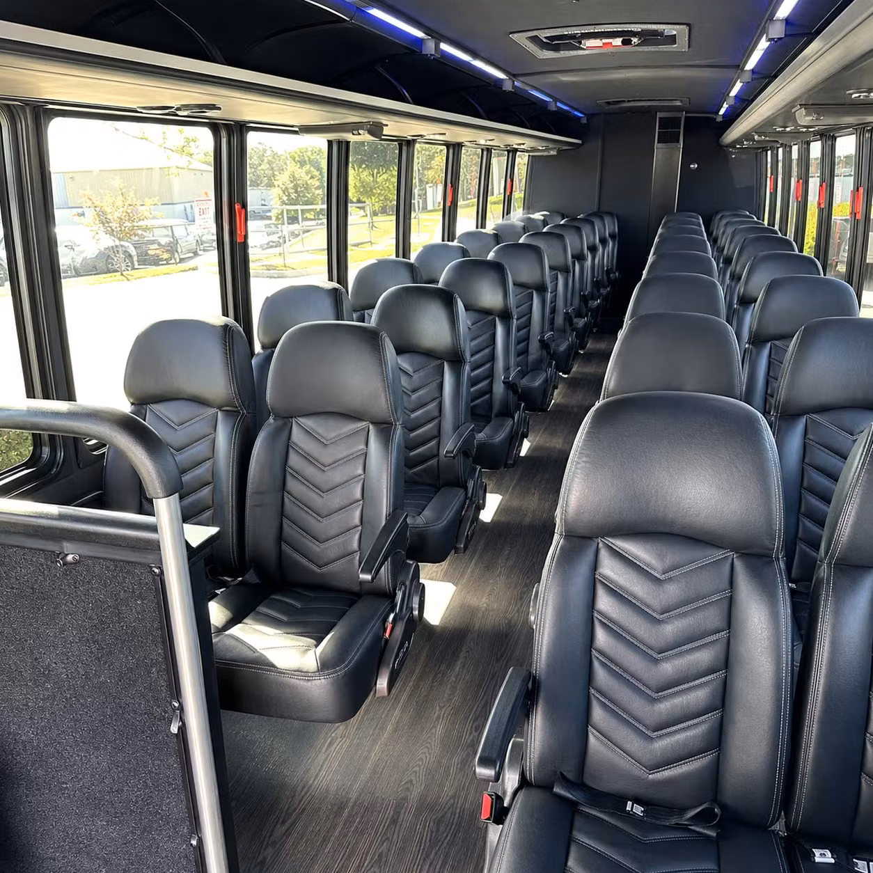 minibus rentals in eugene for smaller prom groups who want a private ride
